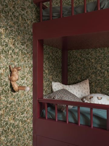 Купить обои в детскую с феями и зверушками