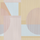 Флизелиновые фотообои из Швеции коллекция The Apartment от Borastapeter, с рисунком под названием Memphis.  С крупным геометрически, абстрактным рисунком в стиле модерн выполненный в голубых, розовых и бежевых оттенках.. Обои гостиной. Купить Шведские обои онлайн, большой ассортимент, бесплатная доставка.