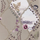 Изящное воплощение стелящихся побегов плюща и цветущих анютиных глазок, форму которым придает трельяжная решетка, на бежевом фоне представляет собой серию безмятежных ландшафтов - взгляд в уникальный мир Christian Lacroix изображенный на дизайнерских обоях из Великобритании