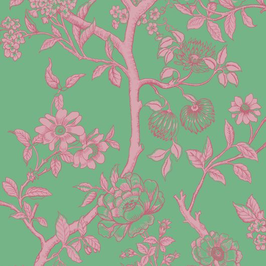 Крупный план рисунка премиальных обоев Paradise Tree арт. 128/2008 от Cole & Son из коллекции Classics II. Детализированный классический узор райского дерева в смелом изумрудном и нежном розовом цвете, демонстрирующий качество печати. Английские обои для стен в спальне, гостинной, коридора или столовой.