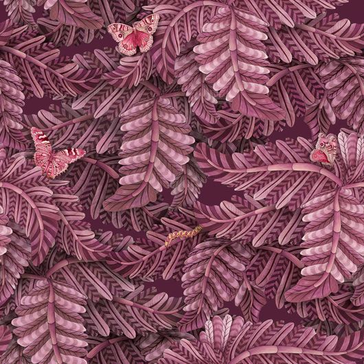 Фрагмент флизелиновых обоев Acacia Canopy Plum арт. 129/4016 от Cole&Son каталог Ardmore Baobab, детальная прорисовка плотного рисунка листьев акации и порхающими бабочками в изысканном сливовом исполнении.