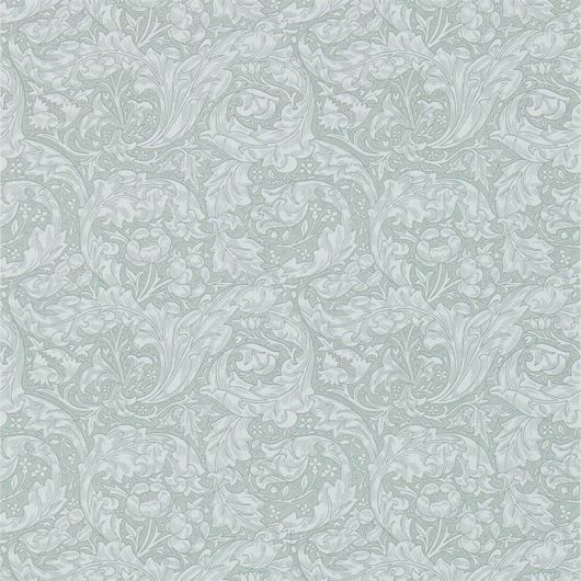 Обои Morris дизайн Bachelors Button артикул 216824 из каталога Compilation Wallpaper с растительным орнаментом в мягких серебристо серых оттенках для гостиной,спальни или коридора