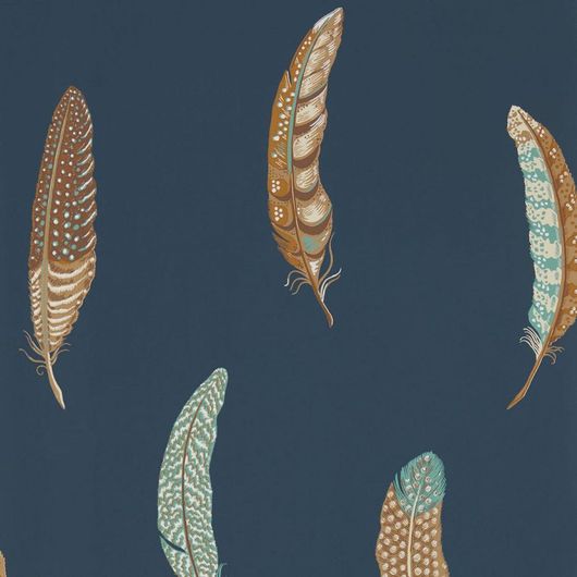 Заказать дизайнерские обои 216604 из коллекции Elysian от Sanderson с необычными перьями в бежево-голубых тонах на синем фоне с бесплатной доставкой до дома