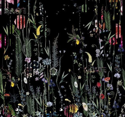 Живописное фотопанно, с оплатной онлайн,PCL7020/01 с изображениями экзотических цветов и растений, которые превращаются в прекраснейшую панораму сада с наложенными яркими черными линиями из флока, подчеркивающими неповторимость стиля Christian Lacroix