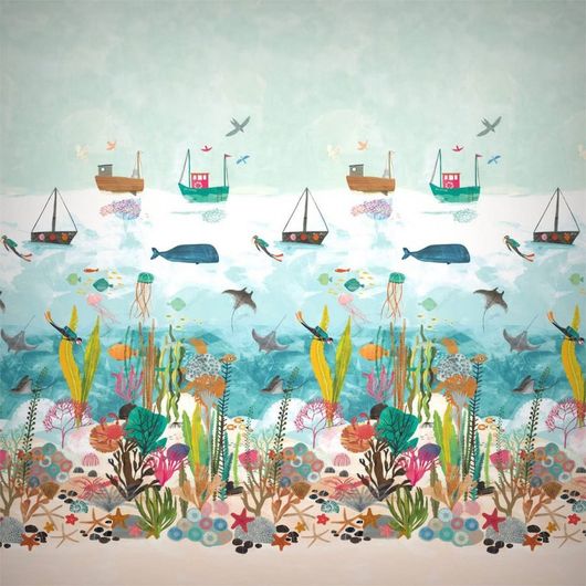 Заказать панно для детской Above And Below арт. 112648 от Harlequin с красочным изображением обитателей морского дна и мягко покачивающимися над ним рыбацкими лодками с бесплатной доставкой.