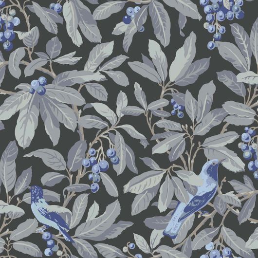 Обои Royal Garden от Cole & Son с живописным рисунком густой листвы черемухи в серых тонах, сапфировыми гроздьями ягод и птицами на угольном фоне. Обои в гостиную, спальню, детскую. Выбрать, заказать, салоны обоев.