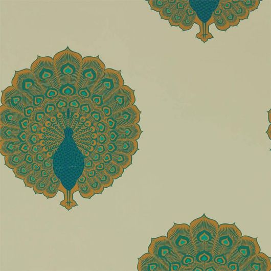 Обои в гостиную Kalapi арт. 216757 из коллекции Caspian, Sanderson,с изображением характерных павлинов Калапи с их великолепными металлическими хвостовыми перьям.Приобрести в шоу-руме в Москве