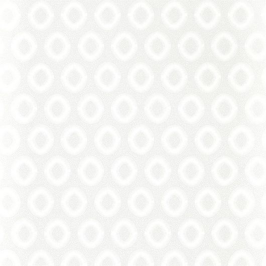 Флизелиновые обои в коридор Tallulah plain perfect white от Zoffany из коллекции Folio с современным геометричным орнаментом и мерцающими бликами доступны к заказу онлайн