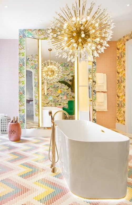 Флизелиновые обои в стиле Сафари Savuti из каталога Ardmore от Cole&Son, в интерьере ванной комнаты. Артикул:109/1007