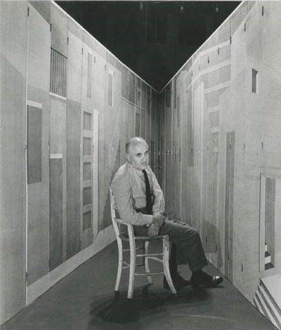 Пьеро Форназетти в “Метафизической комнате”, фото 1958 г.