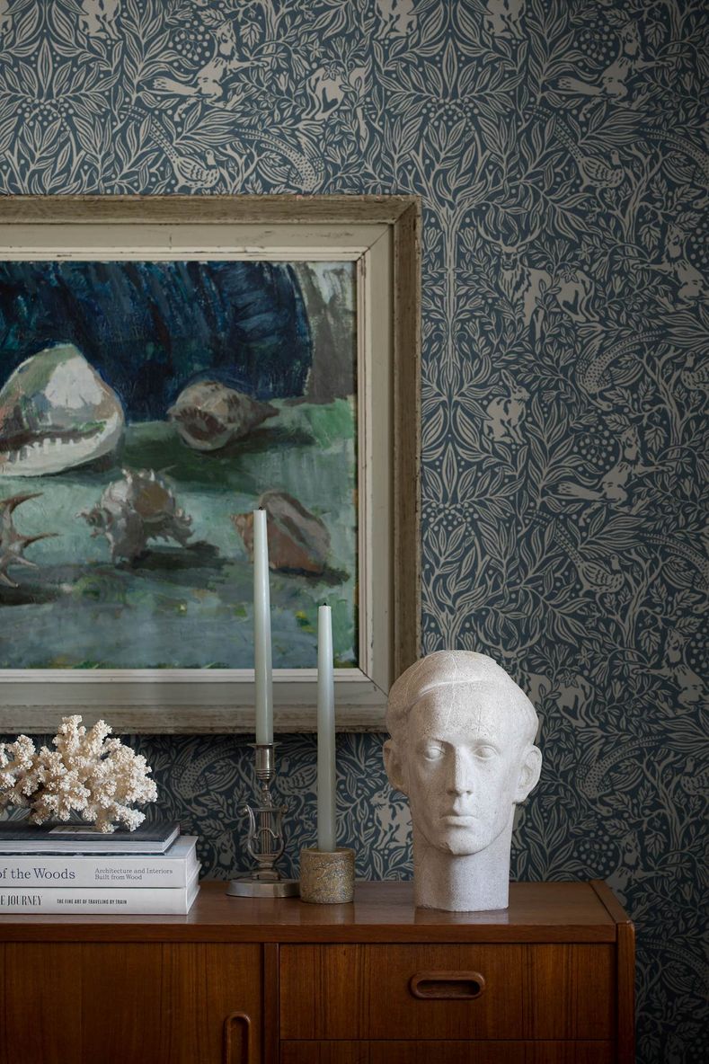 Обои Under The Elder Tree от Borastapeter в интерьере. Артикул: 2047