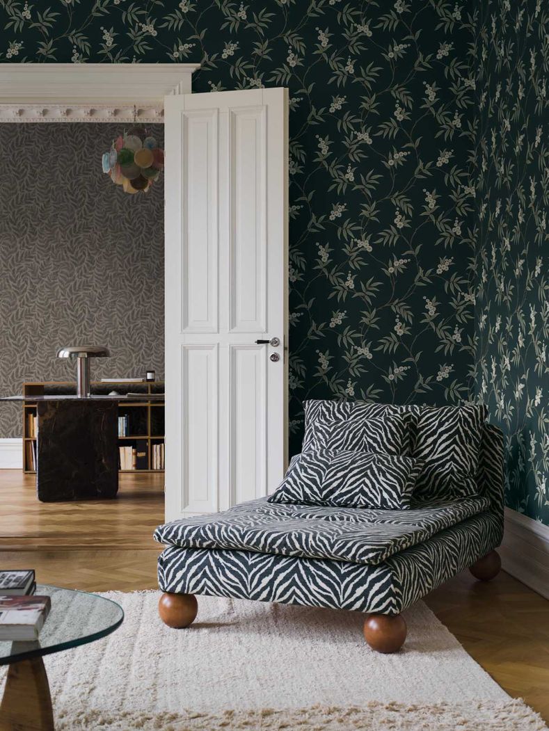 Экологичные обои Floral Tree Dark River Артикул: 7765