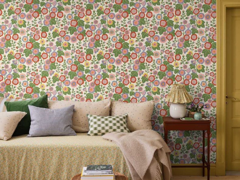 Флизелиновые обои Happy Hollyhocks Multi Артикул: 9171