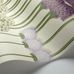 Обои Cole & Son - "Allium" арт. 115/12034 . Цветочный паттерн, создает геометричный рисунок с изображением луковичных растений цвета шелковицы, розовых румян и сиреневом на белом фоне. Обои для спальни, выбрать в каталоге, заказать доставку