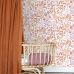 Флизелиновые обои для зала Flowers and birds lilac purple and terracotta арт. 131392 — с цветами и птицами в тёплых тонах — сиреневый, фиолетовый и терракотовый создают в комнате жизнерадостную, уютную атмосферу.