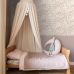 Флизелиновые обои для спальни девочки Flowers and birds beige and soft pink арт. 139862 — с цветами и птицами в тёплых тонах — бежевый и нежно розовый создают в комнате жизнерадостную, уютную атмосферу.