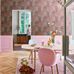 Розовый интерьер голландской гостиной с фактурными обоями LEAF ,  арт. 221314