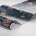 Рулон дизайнерских обоев под ткань с узором в виде цветов роз на темно синем фоне из каталога New Heritage