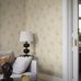 Интерьер гостиной с бежевыми обоями VALBORG 5504 в эко стиле и цветочным узором из каталога Swedish Grace.