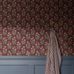 Интерьер спальни с цветочными обоями на бордовом фоне Snodroppe, арт 4837 из каталога  New Heritage