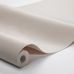 Фото рулона обоев Linen Sand артикул 5554 от Borastapeter с детализацией рисунка имитирующего льняную ткань приглушенного песочного бежевого цвета