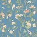 Раппорт флизелиновых обоев Boråstapeter Sophia Magdalena Sky Blue (арт. 8706). Узор шинуазри с цветущими ветвями, экзотическими птицами и бабочками в терракотовых и бледно-розовых тонах в обрамлении светло-зелёной листвы на приглушённом бирюзово-голубом фоне. Коллекция Herrgård от Boråstapeter.