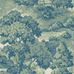 Раппорт флизелиновых обоев Boråstapeter Alnarp Blue&Green (арт. 8718). Пышный пейзажный узор с деревьями, рекой и мостом в насыщенной сине-зелёной палитре, от тёмного бирюзового до светло-бежевого. Коллекция Herrgård от Boråstapeter.