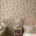 Цветочные обои Zinnia Beige Boråstapeter Flowers 9152 — обои для спальни, скандинавский интерьер