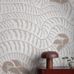Цифровые обои для зала Cecilia Pettersson Garden Bell Beige, арт. 9681W от Borastapeter, это графические обои с плавным рисунком в светлых, нейтральных тонах белого и бежевого цветов. Заказать в интернет-магазине ODesign с бесплатной доставкой по всей России.