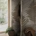 Цифровое панно для прихожей Fern Forest Grand Brown (арт. 9757W) от Borastapeter представляет собой утонченное произведение искусства. Его изящный ботанический орнамент напоминает пышный лес из папоротников, выполненный в естественной цветовой гамме с листьями белого, бежевого и коричневого оттенков на серо-бежевом фоне, что придает интерьеру особую гармонию. Эти изысканные обои идеально подойдут для спальни, прихожей, гостиной или кухни, создавая атмосферу уюта и спокойствия. Приобрести их можно в интернет-магазине ODesign с бесплатной доставкой по всей России.