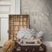Цифровое панно для детской Kingdom of the Willow Grand Grey, арт. 9762W от Borastapeter — это волшебный лес с принцессами, драконами, тайными сундуками с сокровищами и волшебными замками в сером цвете на основе натурального оттенка. Эти изысканные обои идеально подойдут для спальни, прихожей, гостиной или кухни, создавая атмосферу уюта и спокойствия. Приобрести их можно в интернет-магазине ODesign с бесплатной доставкой по всей России.