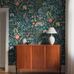 Цифровое панно для прихожей Blomsterhav Grand Blue, арт. 9783W от Borastapeter, украшены пышным цветочным ковром, среди душистого горошка, люпина и других цветов можно увидеть ежевику и землянику в красочной и приглушенной цветовой гамме на темно-сине-зеленом фоне. Эти цветочные обои идеально подойдут для детской, спальни, кухни или прихожей, создавая романтичную атмосферу. Заказать их можно в интернет-магазине ODesign с бесплатной доставкой по всей России.
