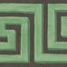 Акцентный декоративный бордюр Queens Key Border от Cole & Son с греческим орнаментом меандр травянисто-зеленого цвета на угольном фоне. Выбрать обои, большой ассортимент, салоны обоев в Москве.