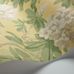 Обои Bourlie от Cole & Son с пышным цветочным рисунком в манере вощёного ситца с изображением распустившихся белых рододендронов на нежно-лимонном фоне. Обои для спальни, гостиной купить в Москве, большой ассортимент.