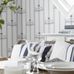 Обои Marstrand, Boråstapeter в бело-синих тонах в интерьере столовой в морском стиле. Купить шведские обои для стен в интернет-магазине, бесплатная доставка.