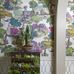 Фрагмент интерьера с живыми растениями на фоне обоев Parterre и панно Versailles Grand от Cole & Son. Заказать обои для комнаты в интернет-магазине.