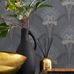 Флизелиновые обои из Швеции коллекция JUBILEUM от Borastapeter под названием LILJA растительный рисунок в стиле ар-нуво в темных тонах с бронзовыми элементами.  Обои для спальни всегда можно купить в салоне Одизайн