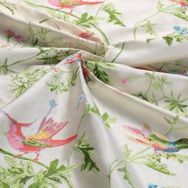 Драпировка Hummingbirds (колибри)  вышитый на ткани из 100% шелка от Cole&Son. Производство Англия. Арт. F125/1003.