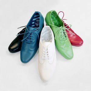 Разноцветные ботинки от Джейме Айона