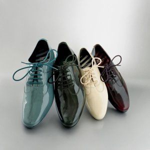 Глянцевые ботинки от дизайнера Джейме Хайона