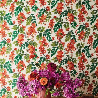 Флизелиновые обои пр-во Великобритания коллекция Seville от Cole & Son, переливающийся цветочный рисунок под названием Bougainvillea на светлом фоне. Обои для спальни, обои для кухни, обои для гостиной. Купить обои в салоне Одизайн, большой ассортимент, бесплатная доставка