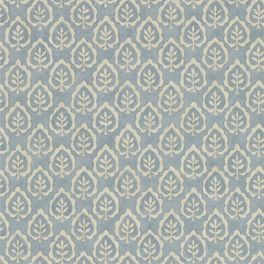 Заказать флизелиновые обои для спальни Fencott с  акварельным рисунком листьев на голубом фоне в кантри стиле из коллекции Littlemore от Sanderson с доставкой.