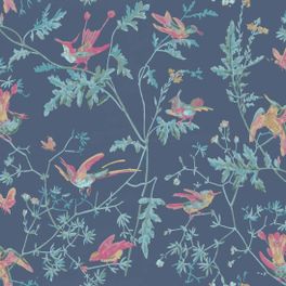 Живописные обои Hummingbirds от Cole & Son с изображением очаровательных колибри с разноцветным оперением, порхающих среди изящных ветвей и дивных цветов на сумеречно-синем фоне. Купить обои для столовой, гостиной в салонах ОДизайн, онлайн оплата.