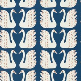 Английские обои Swim Swam Swan, артикул 112792, из каталога Garden of Eden от Scion с симметричным узором белых лебедей на темно синем фоне. Обои с птицами купить с доставкой.
