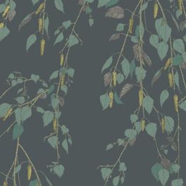 Обои Fardis - Kachura арт.117095 созданы, чтобы в точности воспроизвести  ощущение словно Вы сидите под сенью берёзы, чьи ласковые ветви грациозно покачиваются вокруг, где листья, на тёмном фоне металлика с лёгким оттенком зелени, красиво бликуют на ветру. Стильный интерьер, дизайнерские обои, цена.