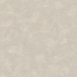 Обои Haväng от Boråstapeter, окрашенные в бежевый цвет с оттенком серого с успокаивающим геометрическим рисунком горизонтальных волн. Выбрать, заказать на сайте odesign.ru.