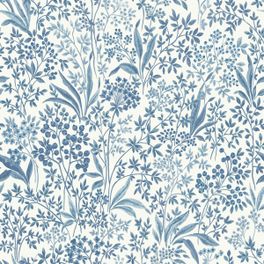 Стильные шведские обои Nocturne артикул 6145 из коллекции Blue & White от  Borastapeter с детализацией голубого монохромного узора цветочного луга.