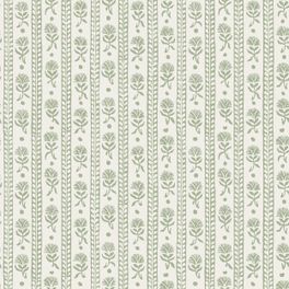 Купить стильные шведские экологичные исторические ретро обои Borastapeter Anno II Nejlikerand 8051. Флизелиновые обои премиум-класса для стен в интернет магазине.  Скандинавские обои в зеленую полоску  для дома.