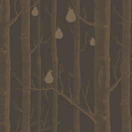 Рисунок обоев Woods & Pears изображает рощу с мерцающими бронзовыми деревьями без листьев на сумеречно-сером фоне, которые дизайнеры украсили грушами. Английские обои. Купить обои для комнаты.