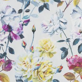 Купить дизайнерские обои в коридор Couture Rose арт.PDG711/01 из коллекции Jardin Des Plantes от Designers guild с цветам на светлом фоне из наличия.